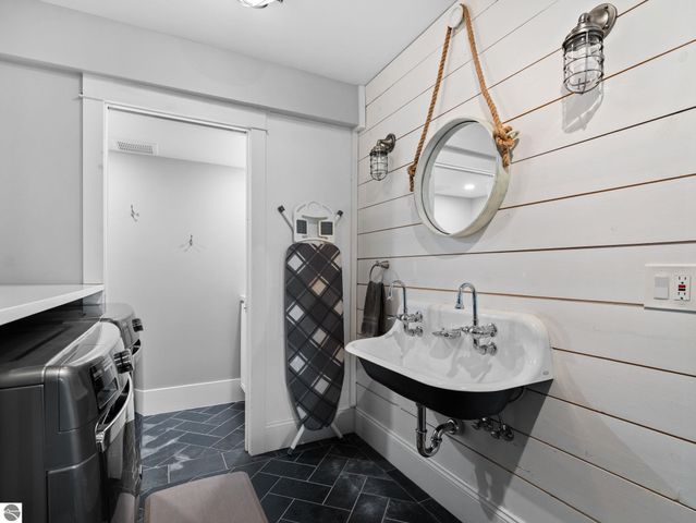 7749 Gingerwood Drive, Traverse City, MI 49685