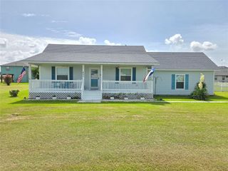 657 Bayview Drive, Palacios, TX 77465