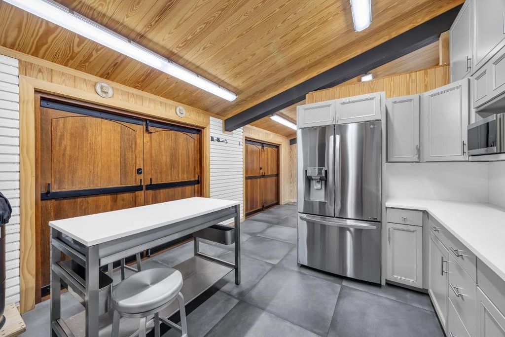 Image 15 of property listing at 12880 Indian Mound Road, Wellington, FL 33449