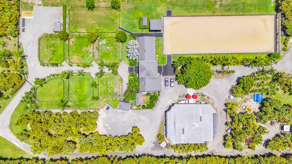 Image 2 of property listing at 12880 Indian Mound Road, Wellington, FL 33449