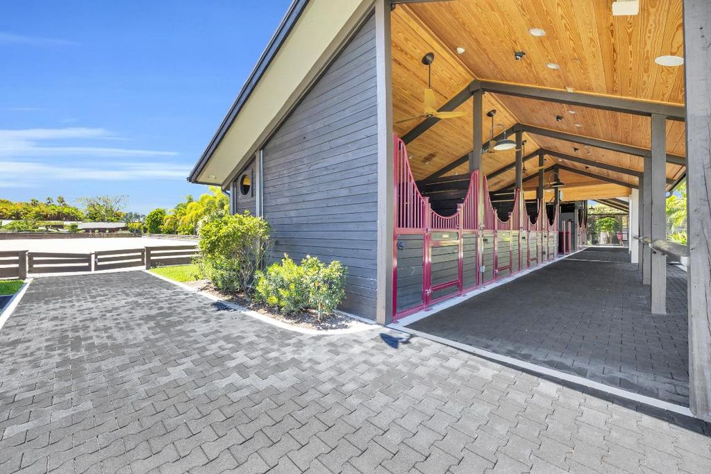 Image 20 of property listing at 12880 Indian Mound Road, Wellington, FL 33449