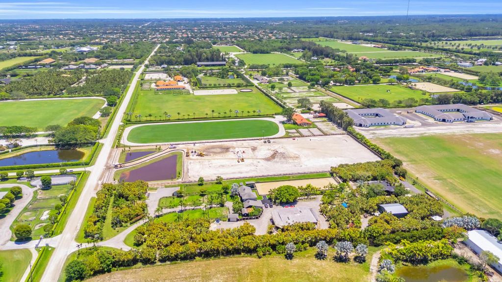 Image 34 of property listing at 12880 Indian Mound Road, Wellington, FL 33449