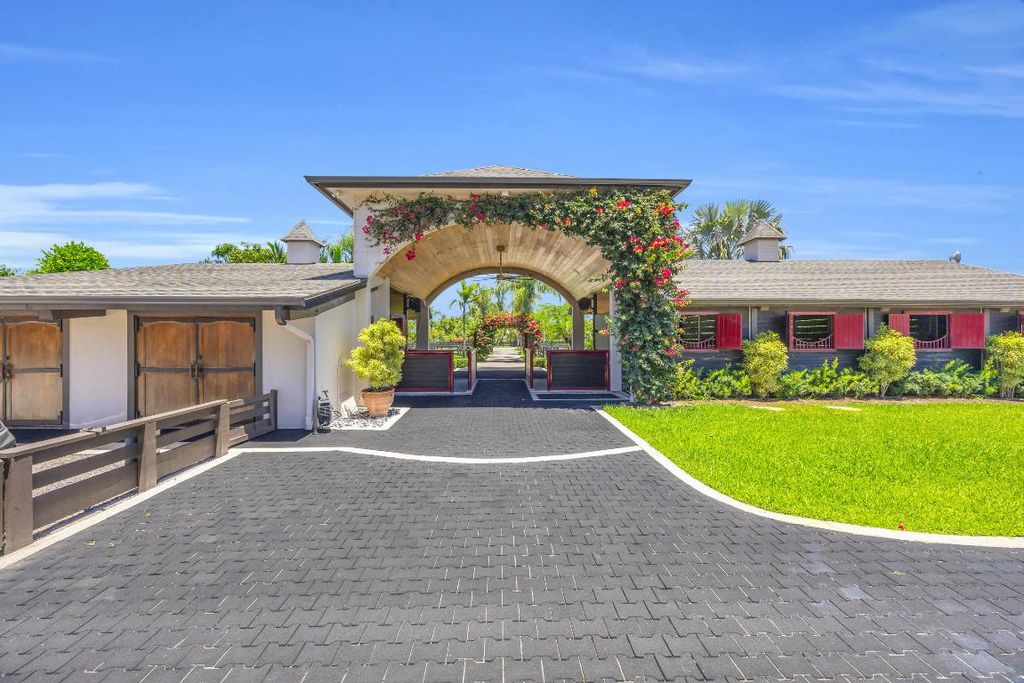 Image 6 of property listing at 12880 Indian Mound Road, Wellington, FL 33449