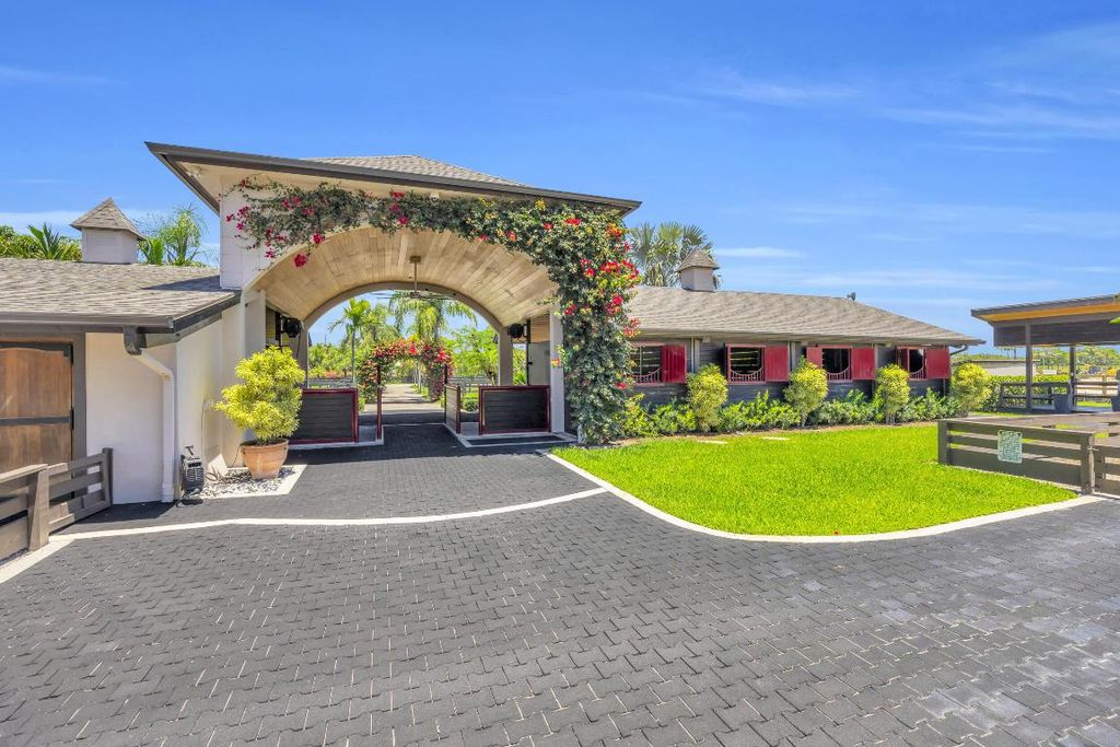 Image 7 of property listing at 12880 Indian Mound Road, Wellington, FL 33449