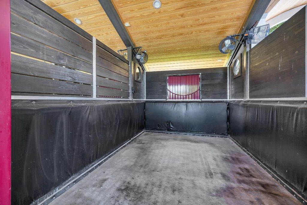 Image 9 of property listing at 12880 Indian Mound Road, Wellington, FL 33449