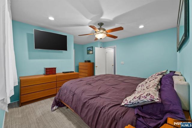 15 Littlewood Court, Wayne, NJ 07470