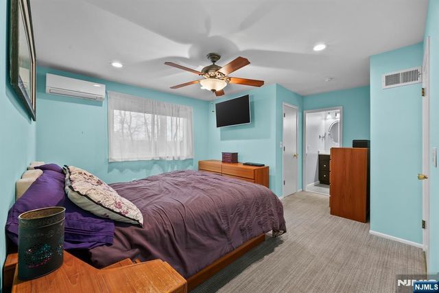 15 Littlewood Court, Wayne, NJ 07470