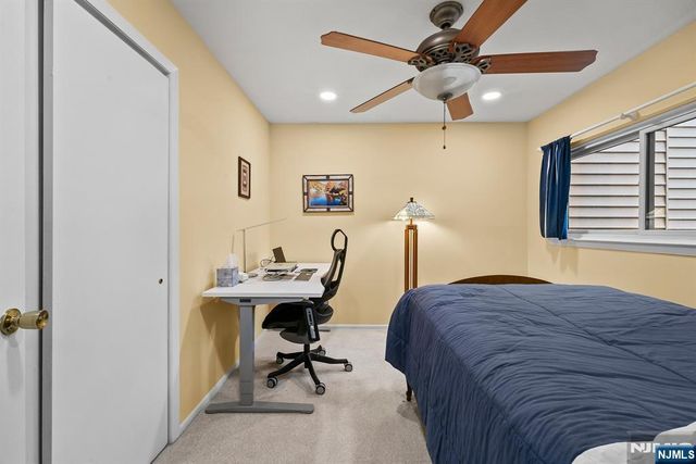 15 Littlewood Court, Wayne, NJ 07470