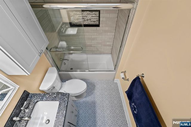 15 Littlewood Court, Wayne, NJ 07470