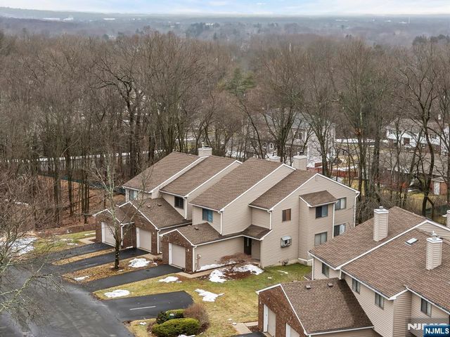 15 Littlewood Court, Wayne, NJ 07470