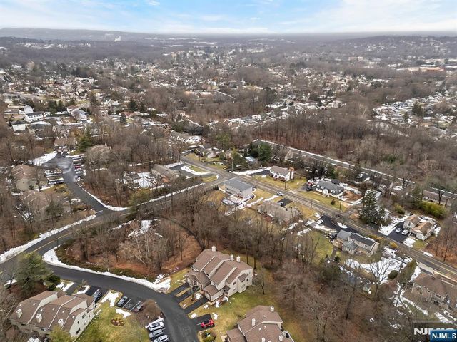 15 Littlewood Court, Wayne, NJ 07470