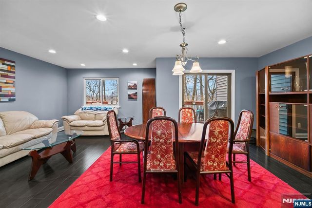 15 Littlewood Court, Wayne, NJ 07470