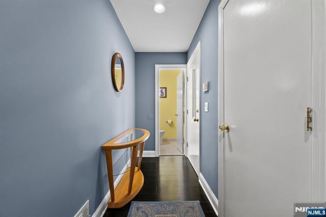 15 Littlewood Court, Wayne, NJ 07470