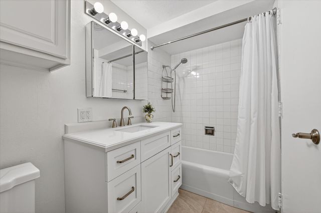 6211 W Northwest Highway G312, Dallas, TX 75225