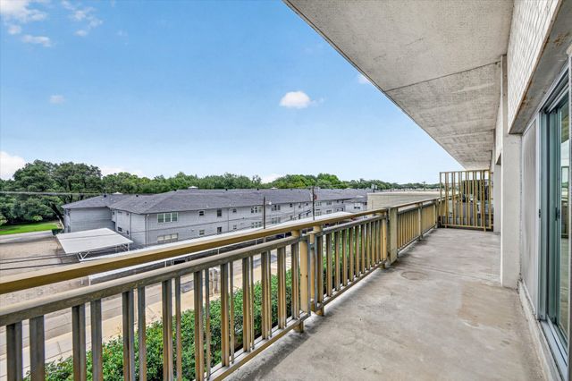 6211 W Northwest Highway G312, Dallas, TX 75225