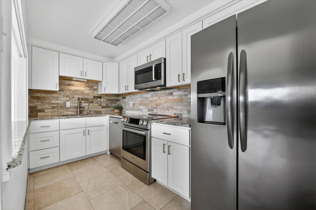 6211 W Northwest Highway G312, Dallas, TX 75225