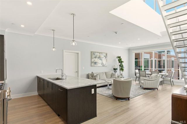 100 Garvies Point Road 1301, Glen Cove, NY 11542