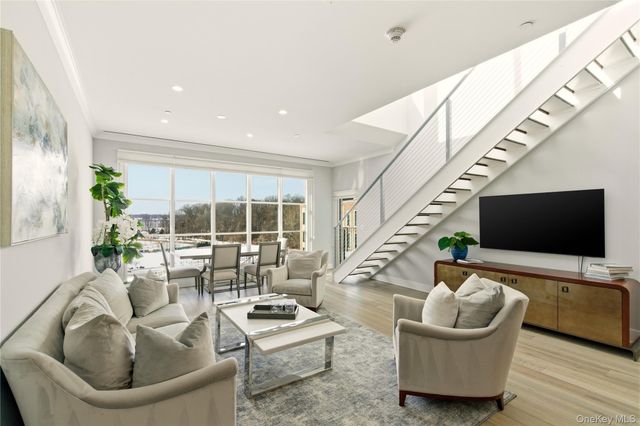 100 Garvies Point Road 1301, Glen Cove, NY 11542