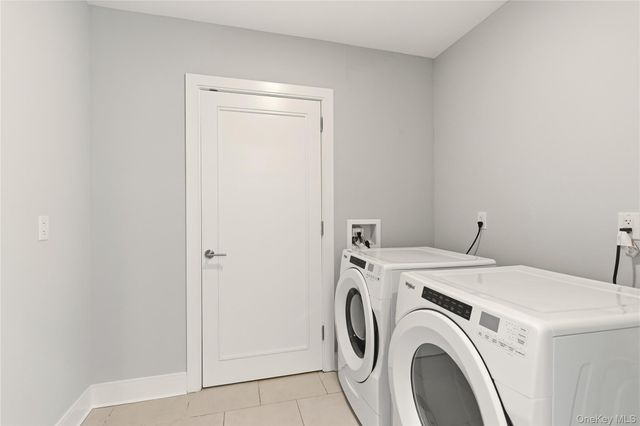 100 Garvies Point Road 1301, Glen Cove, NY 11542