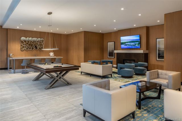 100 Garvies Point Road 1301, Glen Cove, NY 11542