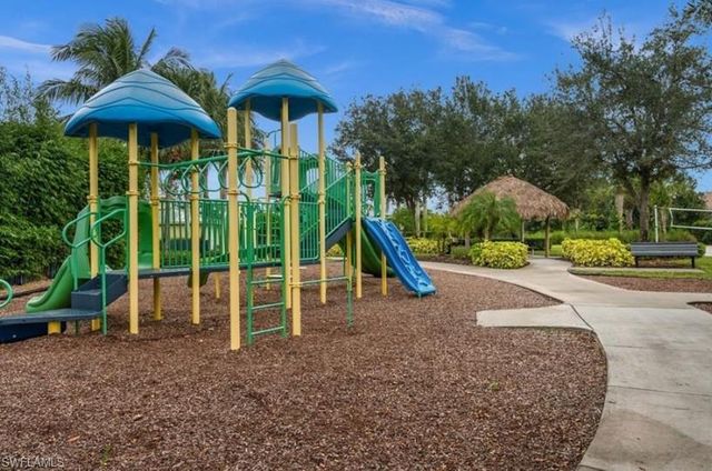 2934 Citrus ST, Naples, FL 34120