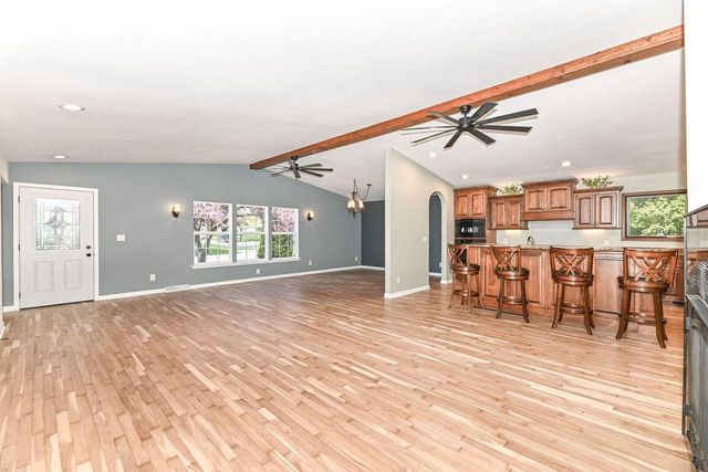 8122 Wake Forest DRIVE, Oak Creek, WI 53154