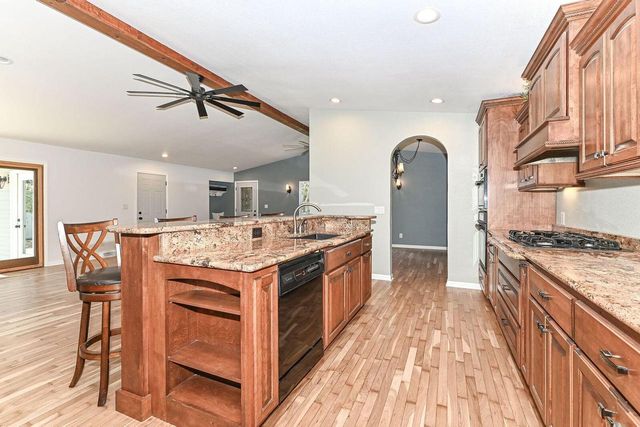 8122 Wake Forest DRIVE, Oak Creek, WI 53154