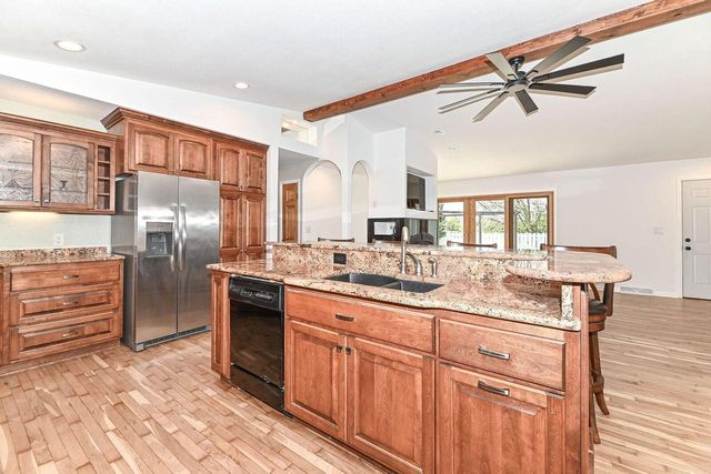 8122 Wake Forest DRIVE, Oak Creek, WI 53154