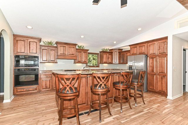8122 Wake Forest DRIVE, Oak Creek, WI 53154