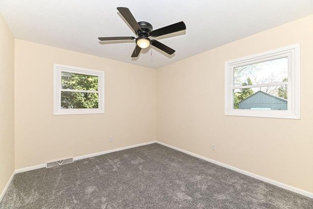 8122 Wake Forest DRIVE, Oak Creek, WI 53154