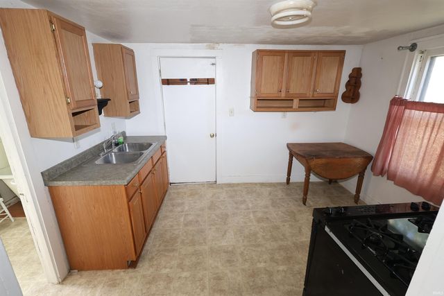 1617 E 4th Street, Mishawaka, IN 46544