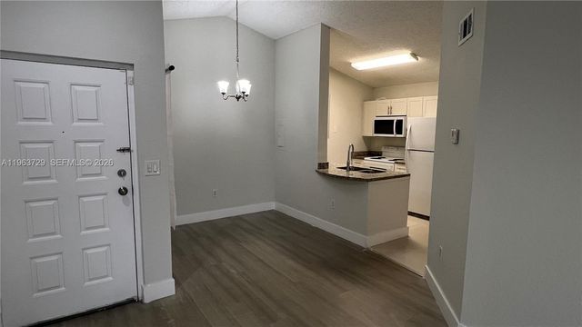 2810 N Oakland Forest Dr 313, Oakland Park, FL 33309