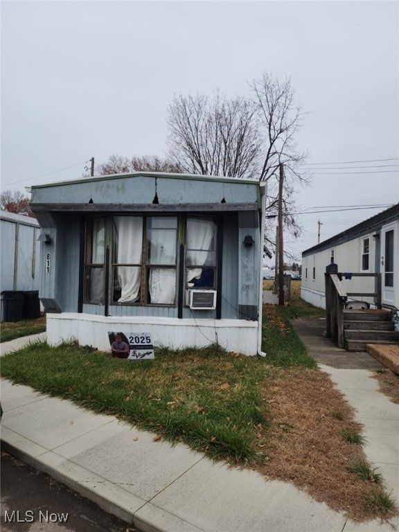 811 Zella Avenue NW, New Philadelphia, OH 44663