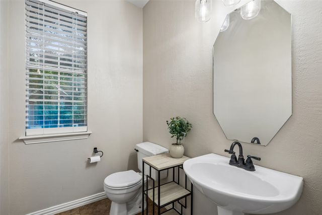 401 Winged Foot Lane, Garland, TX 75044