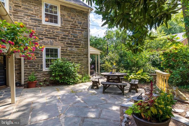 3215 W COULTER ST, Philadelphia, PA 19129