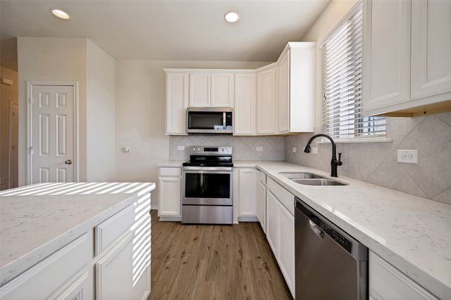 1926 Trace Drive, Aubrey, TX 76227