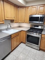 132 Hoffman Avenue 110, Cranston, RI 02920