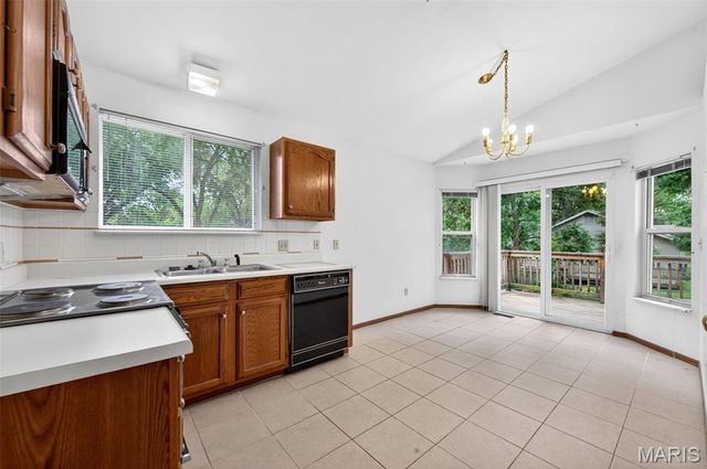 11036 Bernice Avenue, St Ann, MO 63074