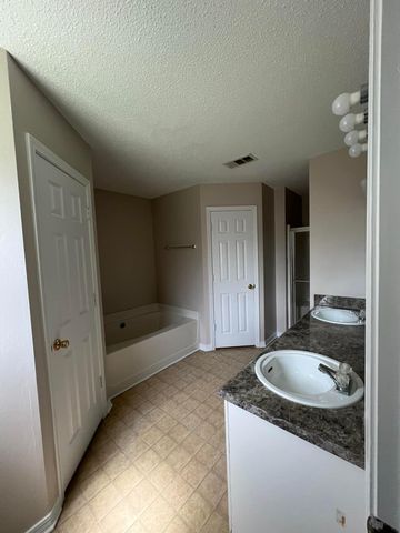 326 Tislow Drive, Crestview, FL 32536
