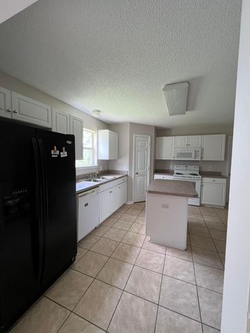 326 Tislow Drive, Crestview, FL 32536