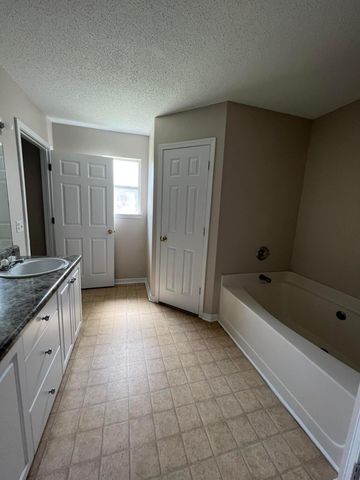 326 Tislow Drive, Crestview, FL 32536
