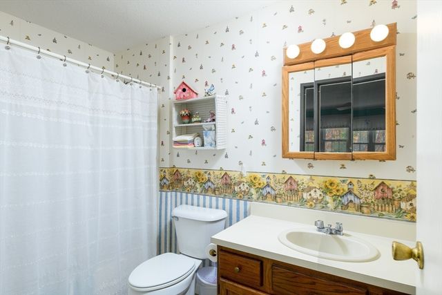 177 Chapman Pl 177, Leominster, MA 01453