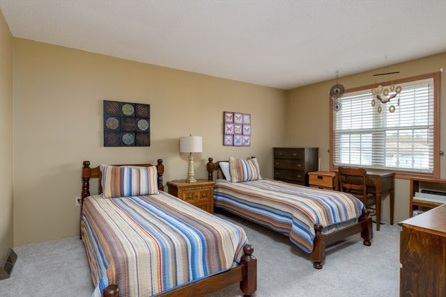 177 Chapman Pl 177, Leominster, MA 01453