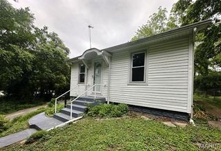 9909 Baltimore Street, Belleville, IL 62223