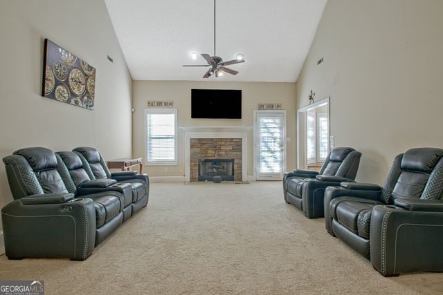 100 Clydesdale Court, Tyrone, GA 30290