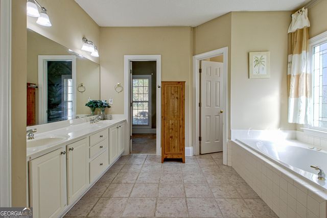 100 Clydesdale Court, Tyrone, GA 30290