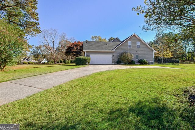 100 Clydesdale Court, Tyrone, GA 30290