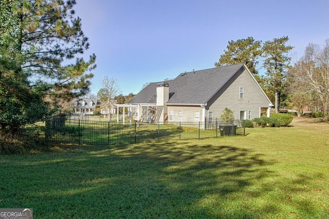 100 Clydesdale Court, Tyrone, GA 30290