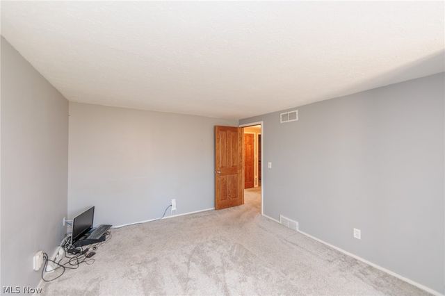 45 River Road, Hinckley, OH 44233