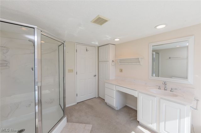 45 River Road, Hinckley, OH 44233